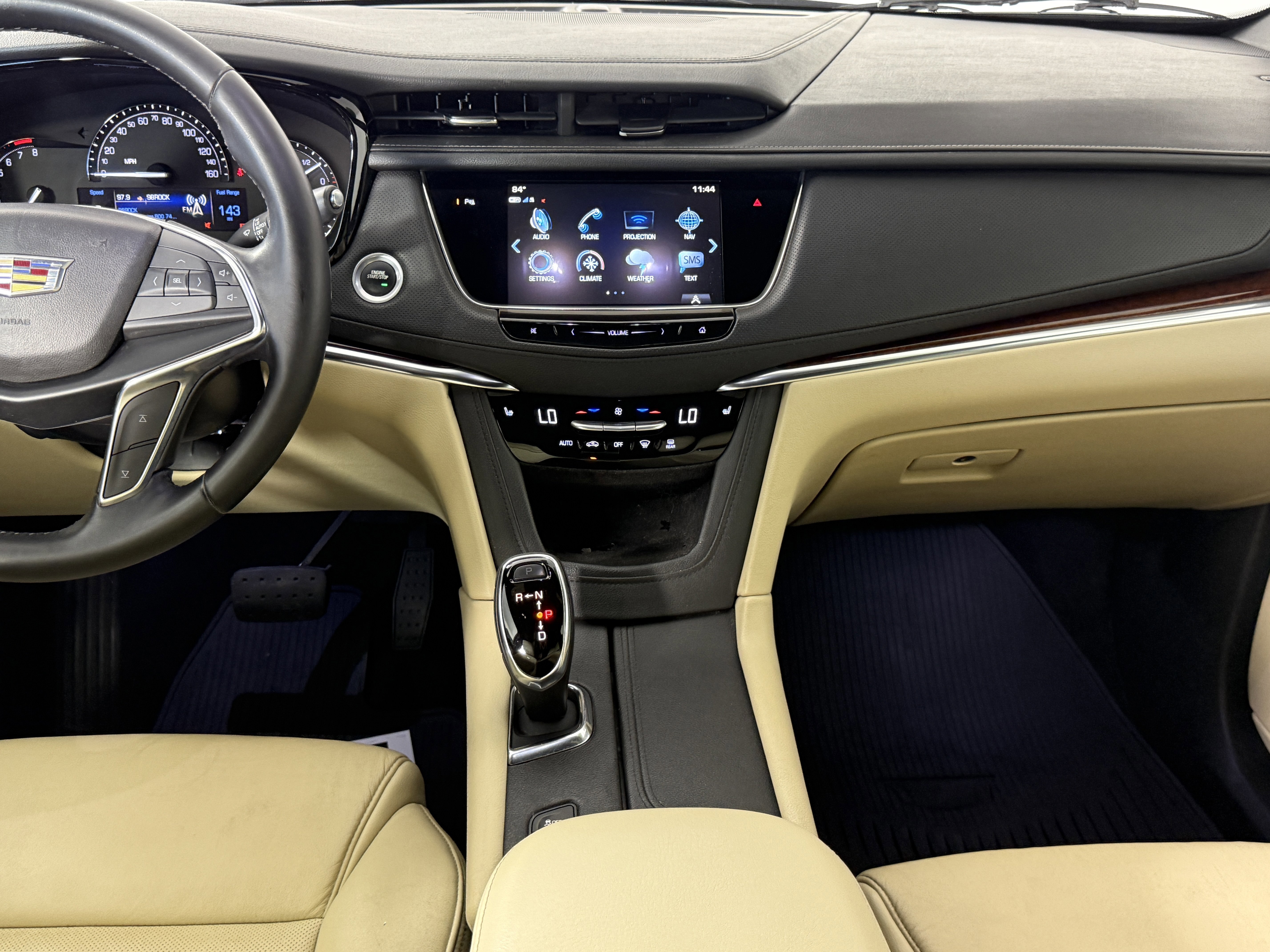 Used 2018 Cadillac XT5 Luxury w/ Driver Awareness Package image 13