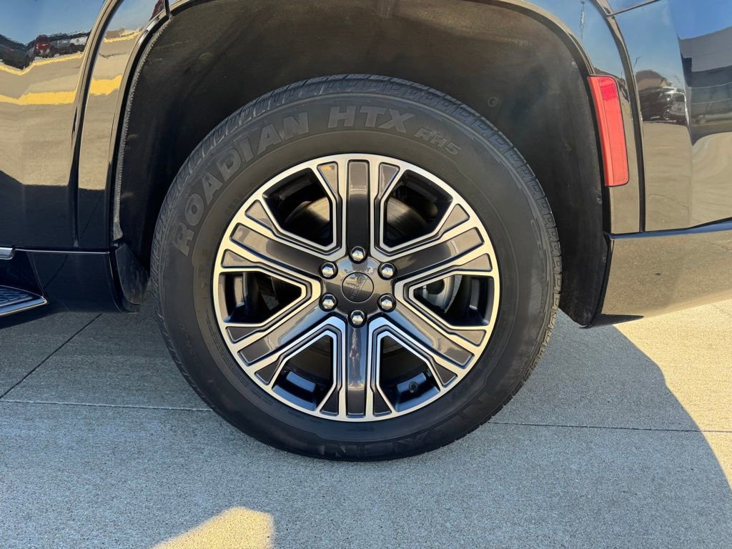 Used 2024 Jeep Wagoneer Series II w/ Flexible Seating Group image 9