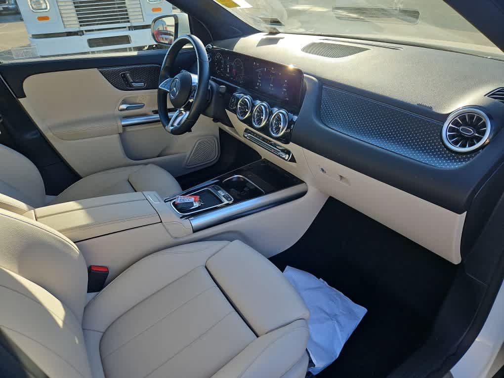Used 2025 Mercedes-Benz GLA 250 image 13
