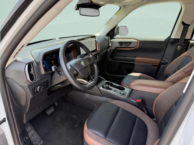 Certified 2025 Ford Bronco Sport Outer Banks w/ Outer Banks Tech Package+ AWD/4WD image 4