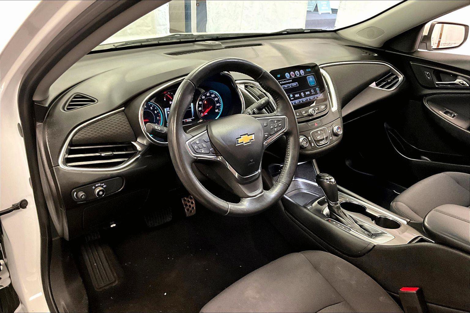 Used 2017 Chevrolet Malibu LT image 12