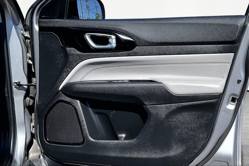 Used 2022 Jeep Compass Limited image 24