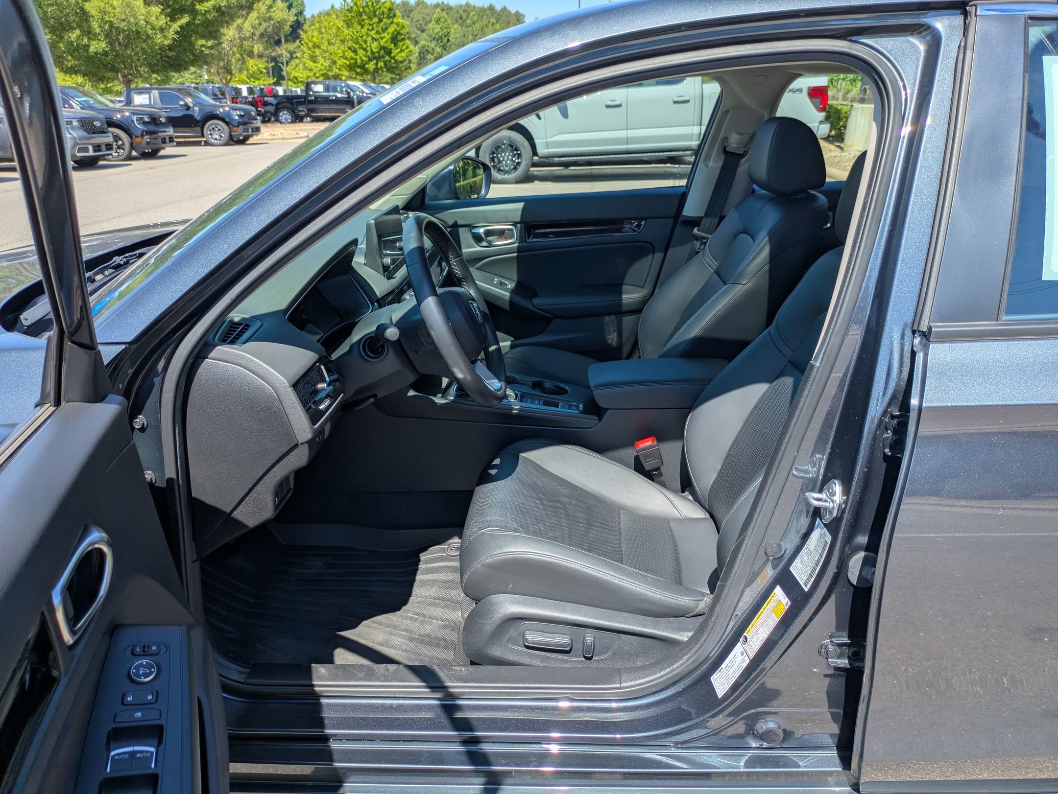 Used 2024 Honda Civic EX-L image 12