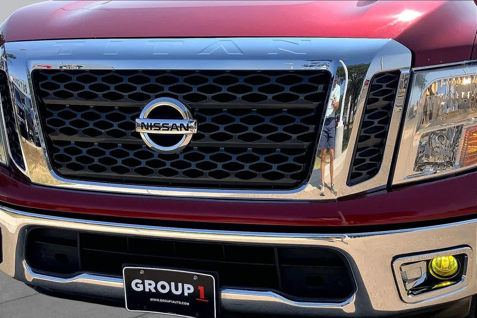 Used 2017 Nissan Titan SV RWD image 30