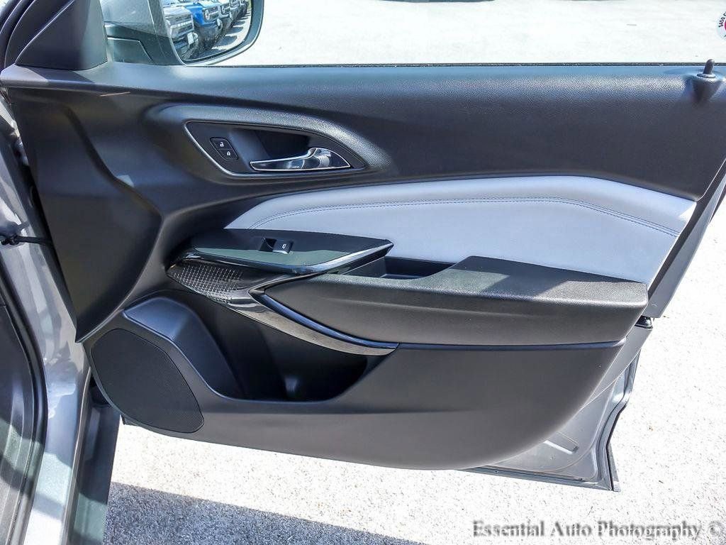 Used 2025 Chevrolet Trax LT w/ LT Convenience Package FWD image 23