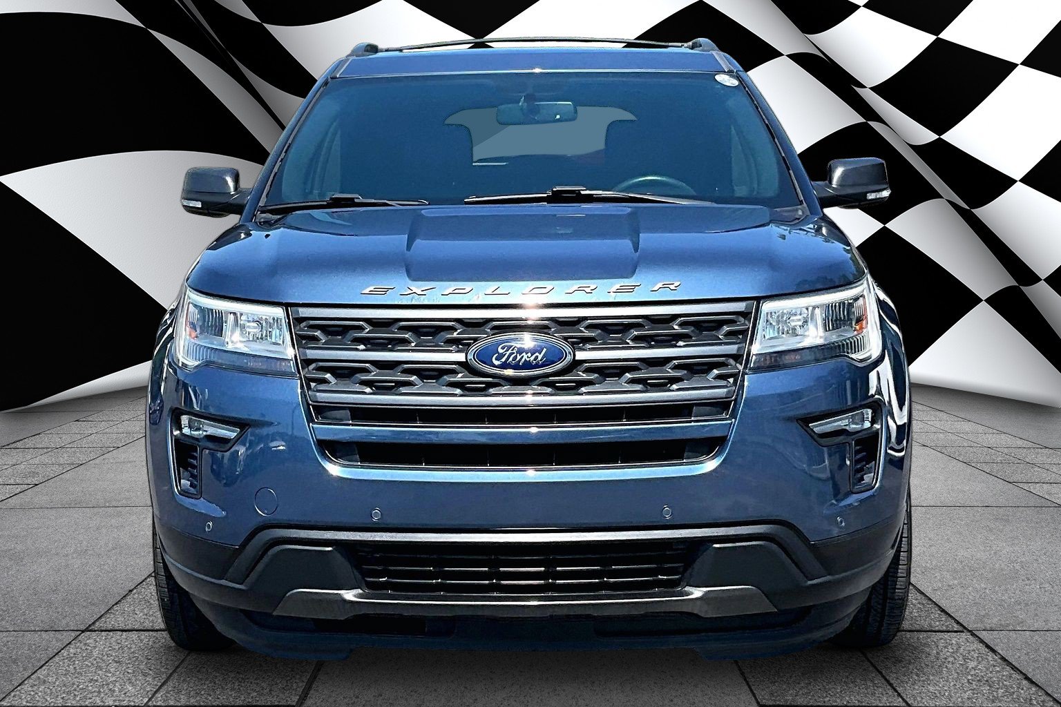 Certified 2018 Ford Explorer XLT w/ Equipment Group 202A AWD/4WD image 3