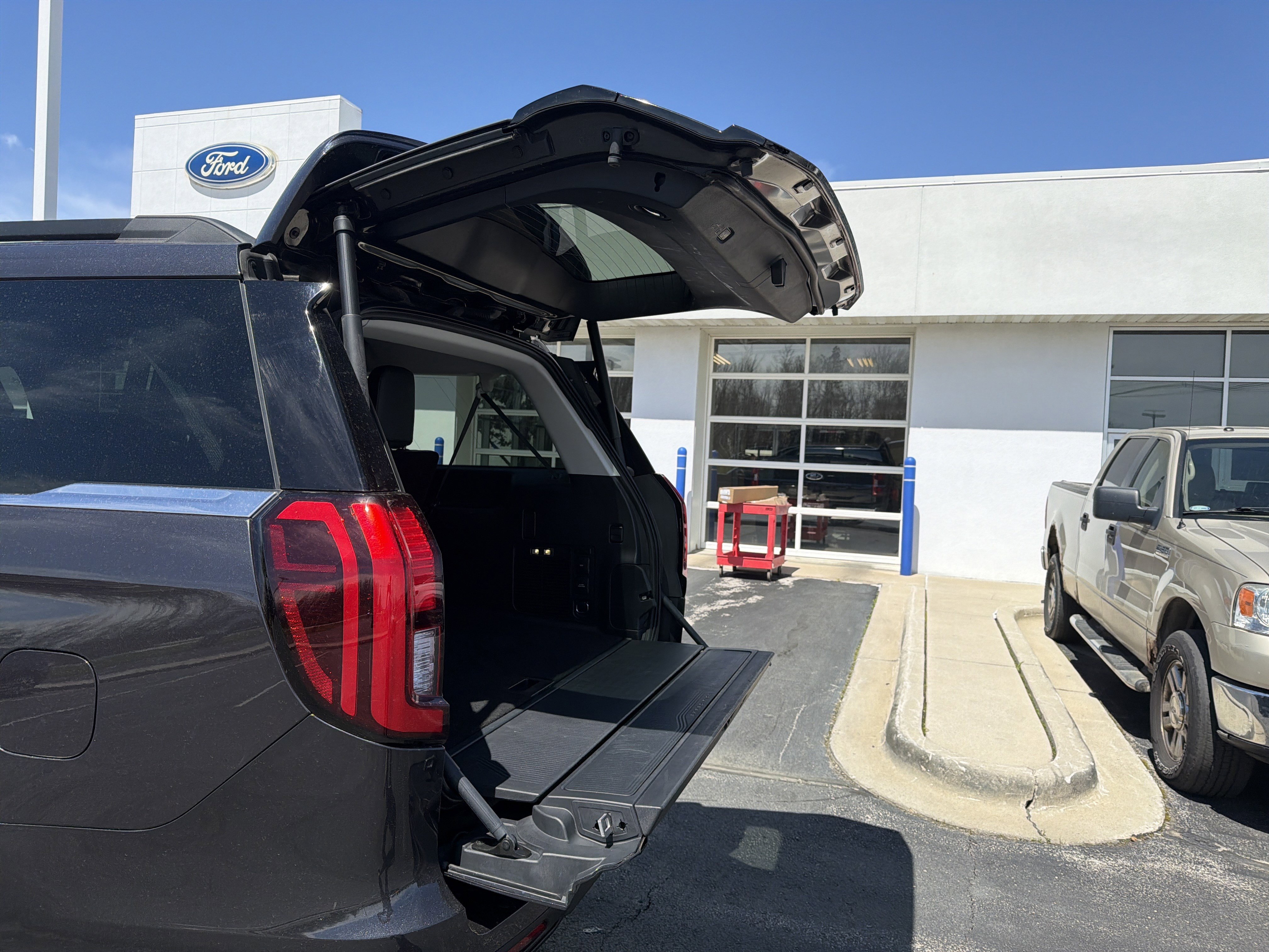 Certified 2025 Ford Expedition Max Active AWD/4WD image 15