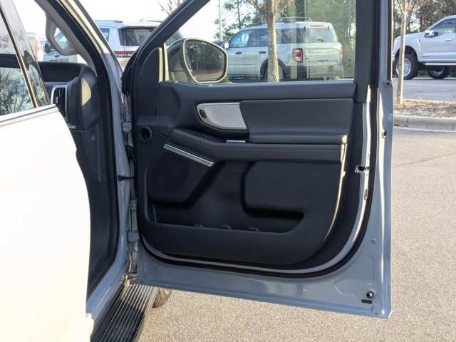 Certified 2025 Ford Expedition Active image 37