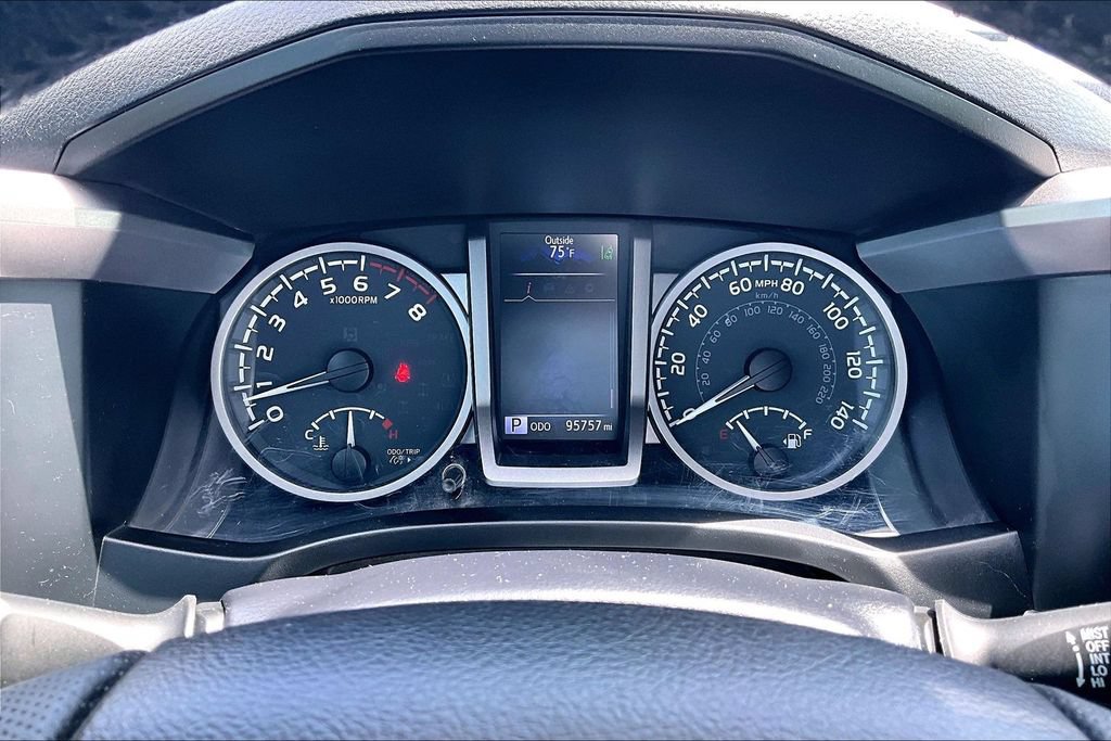 Used 2022 Toyota Tacoma SR5 AWD/4WD image 21