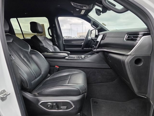 Used 2022 Jeep Wagoneer Series III RWD image 29