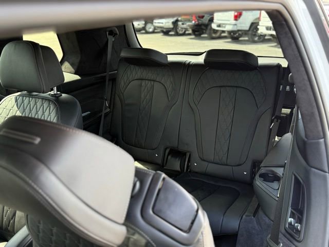 Used 2024 BMW ALPINA XB7 image 45
