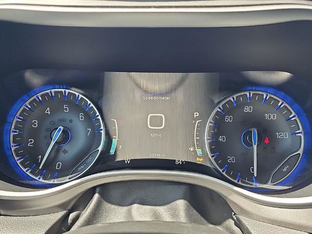 Used 2024 Chrysler Pacifica Touring-L FWD image 19