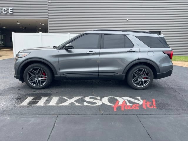 Certified 2025 Ford Explorer ST RWD image 2