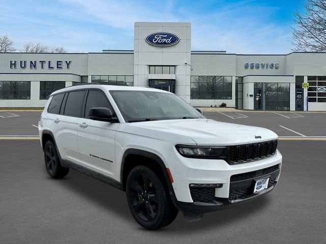 Used 2023 Jeep Grand Cherokee L Limited w/ Luxury Tech Group II AWD/4WD image 3