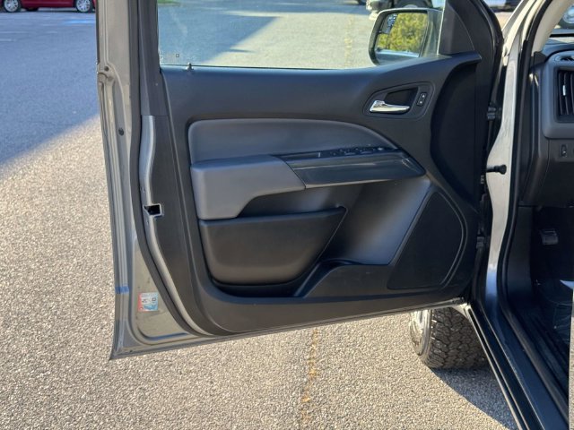 Used 2022 Chevrolet Colorado Z71 AWD/4WD image 14