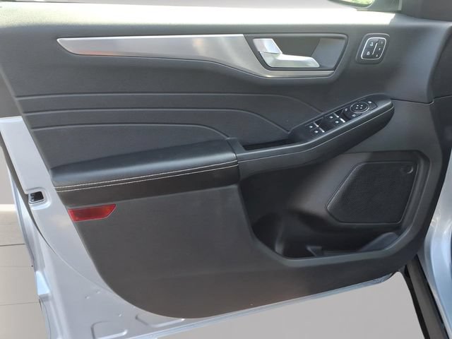 Certified 2022 Ford Escape Titanium AWD/4WD image 8