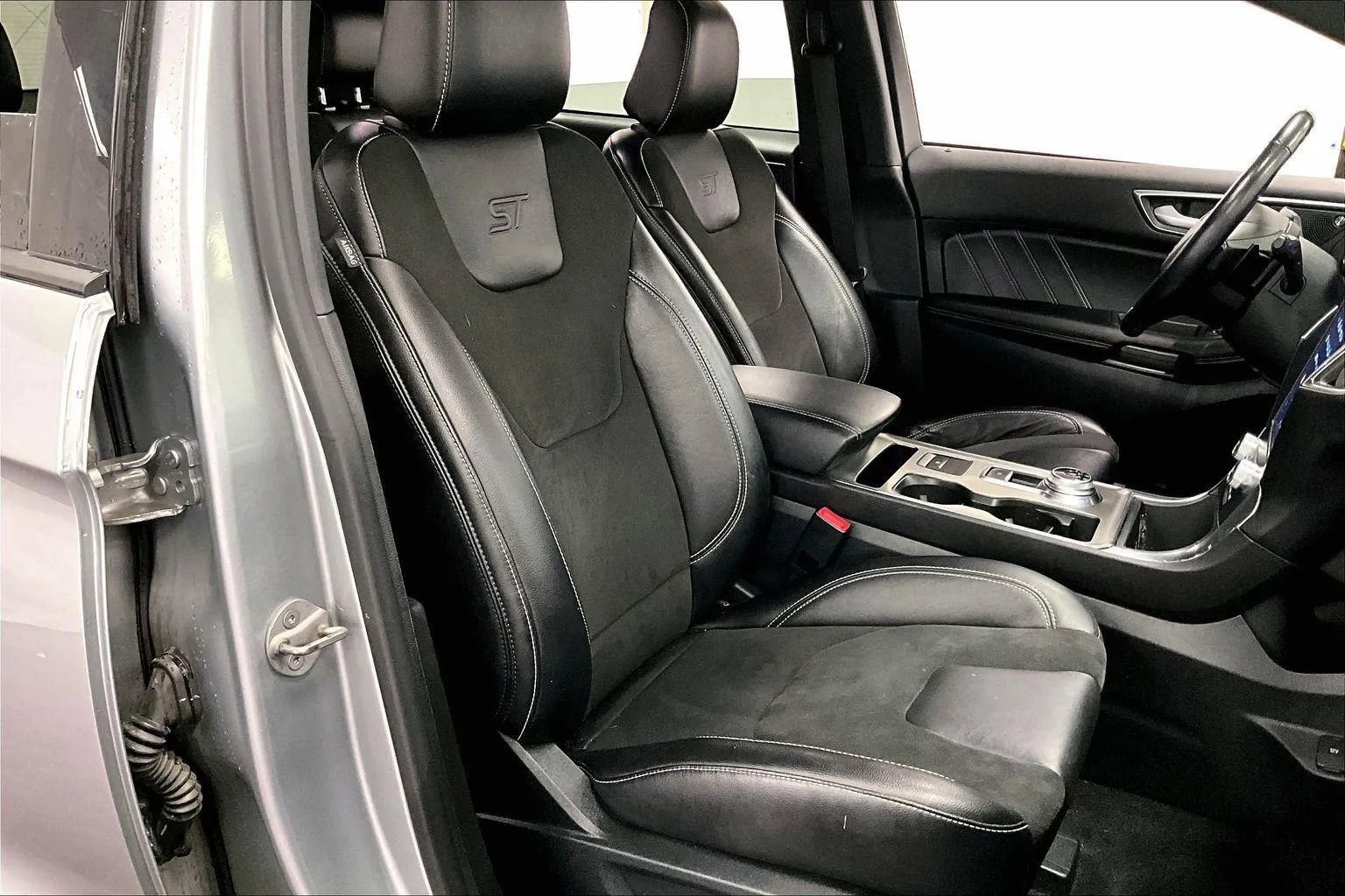 Certified 2022 Ford Edge ST image 7