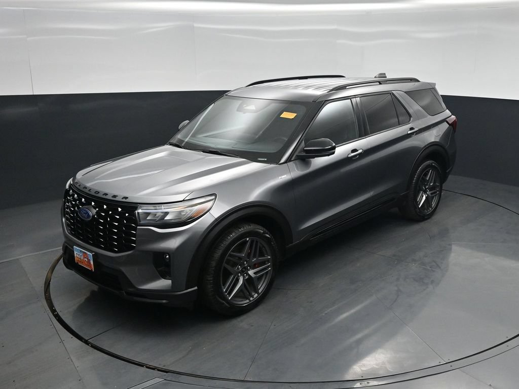 Certified 2025 Ford Explorer ST-Line w/ ST-Line Street Pack AWD/4WD image 34