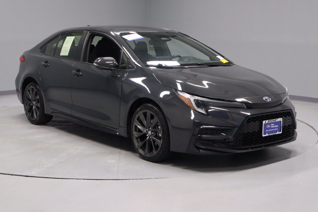 Used 2024 Toyota Corolla SE w/ Convenience Package