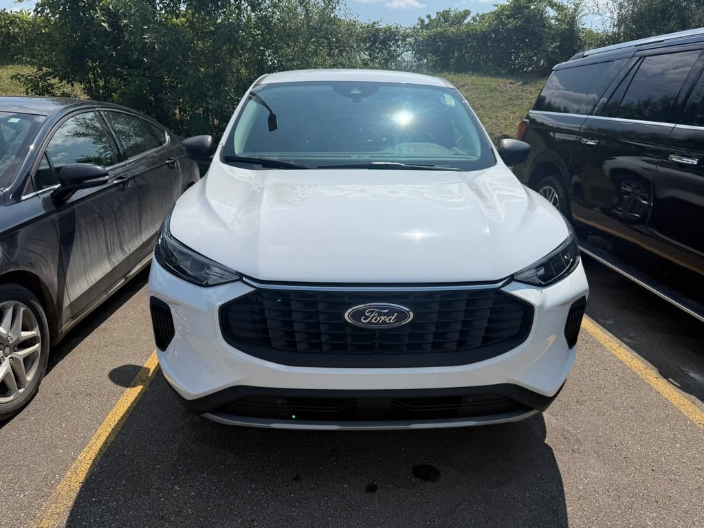Certified 2023 Ford Escape Active AWD/4WD image 2