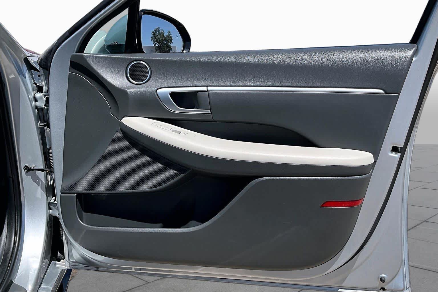 Used 2025 Hyundai Sonata SEL FWD image 21