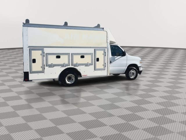 Certified 2024 Ford E-350 and Econoline 350 Super Duty w/ Power Windows & Locks Group image 32