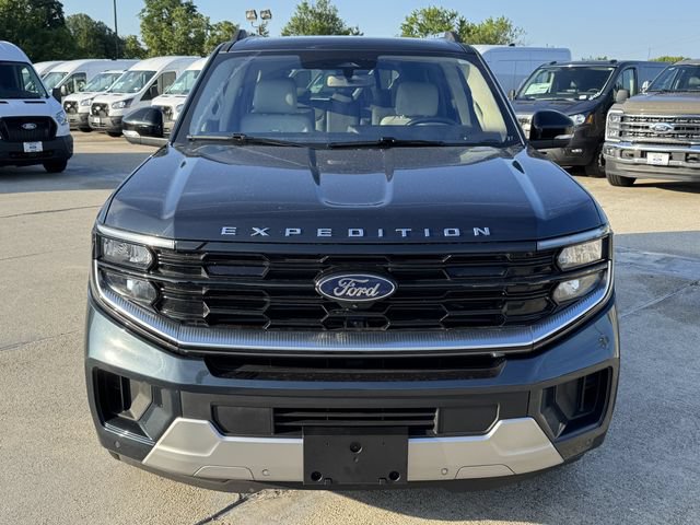 Certified 2025 Ford Expedition Platinum w/ Driver's Package AWD/4WD image 2