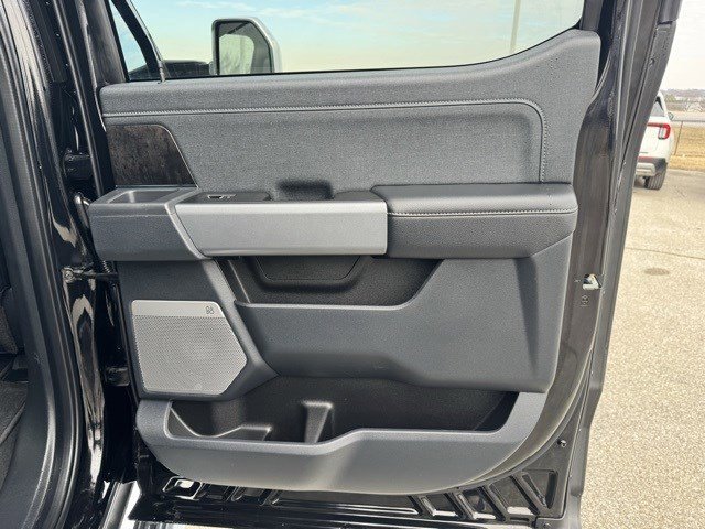 Certified 2023 Ford F250 Lariat w/ Chrome Package image 31