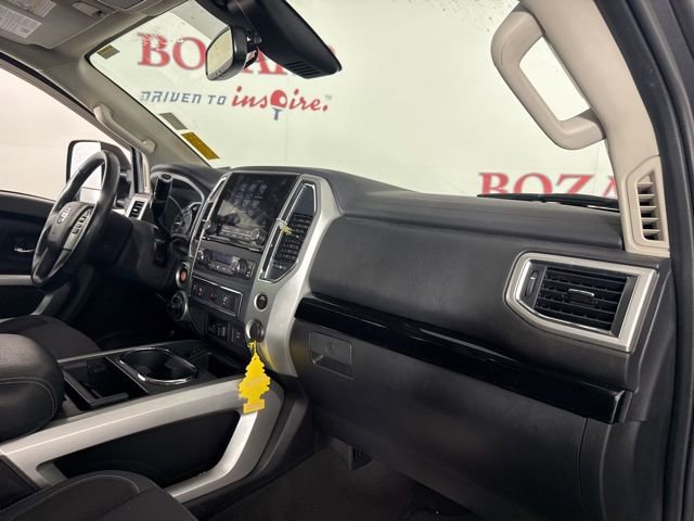 Used 2021 Nissan Titan SV w/ SV Convenience Package image 17