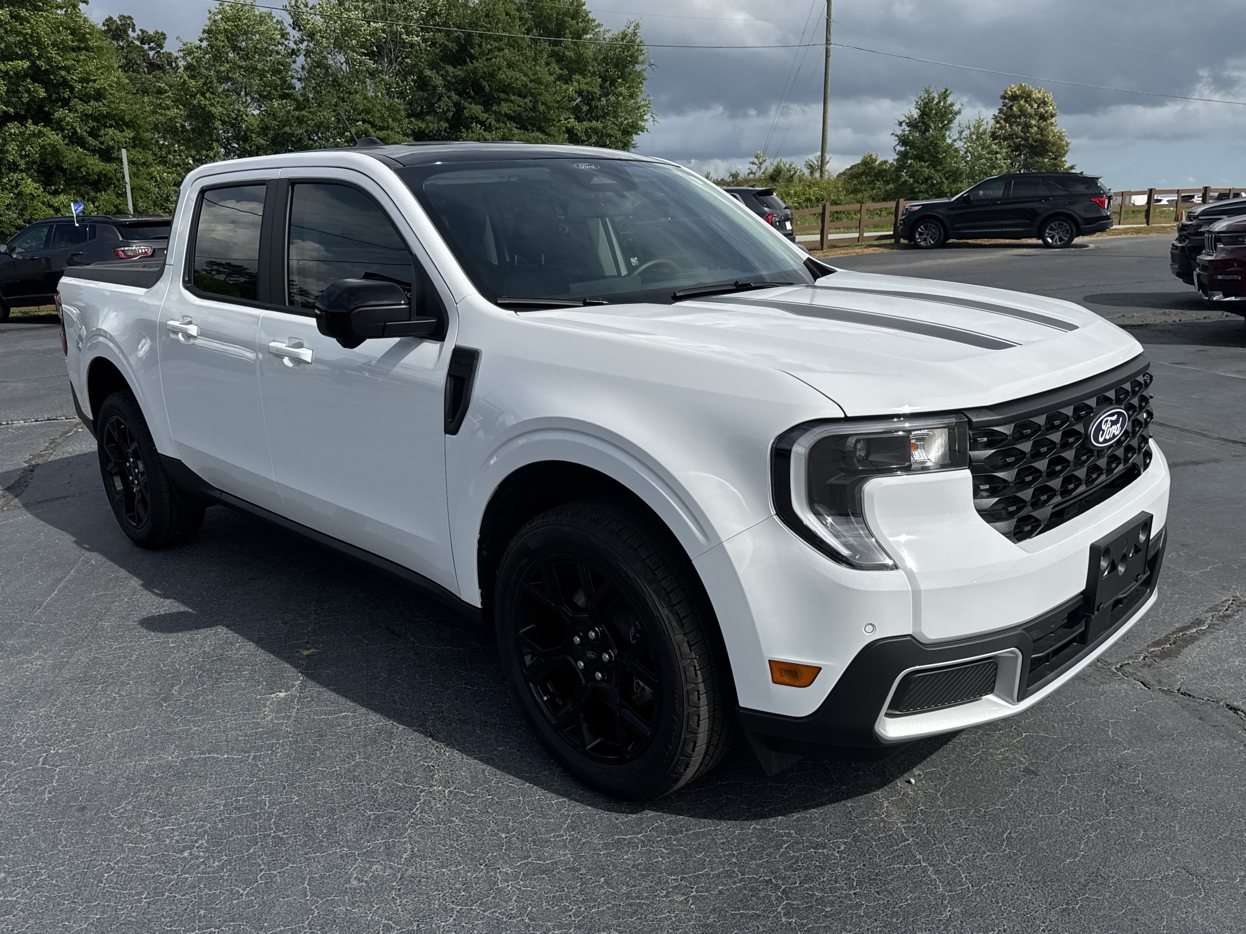 Certified 2026 Ford Maverick Lariat w/ Black Appearance Package AWD/4WD image 4