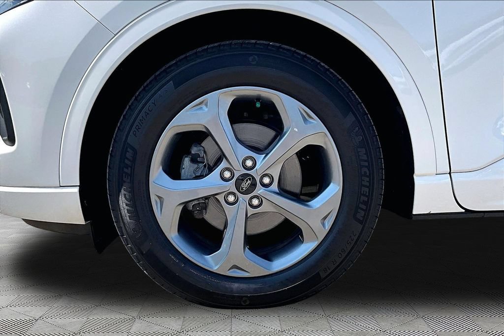 Certified 2024 Ford Escape ST-Line w/ Equipment Group 301A FWD image 9