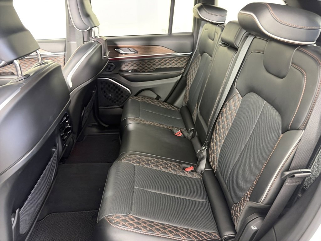 Used 2024 Jeep Grand Cherokee Summit image 13