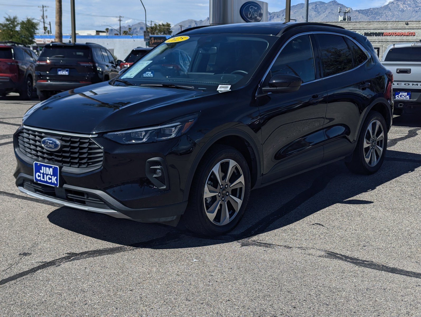 Certified 2025 Ford Escape Platinum AWD/4WD image 5