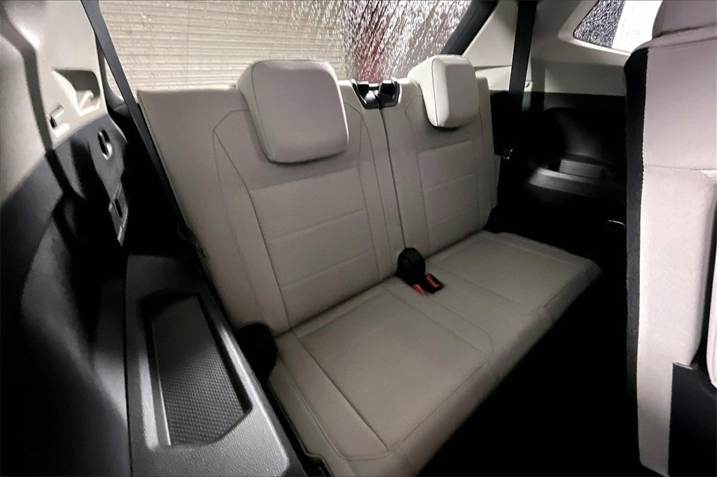 Used 2020 Volkswagen Tiguan SE image 23