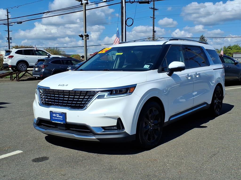 Used 2022 Kia Carnival SX Prestige image 3