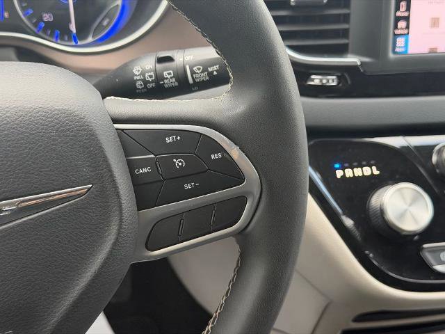 Used 2023 Chrysler Voyager LX FWD image 18