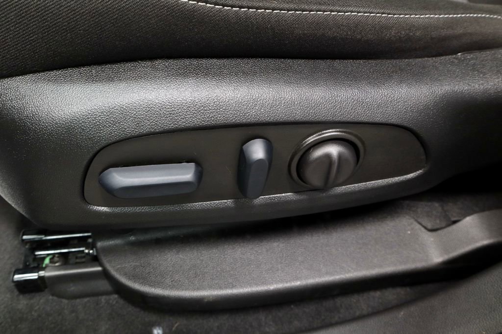 Used 2023 Chevrolet Blazer LT image 23