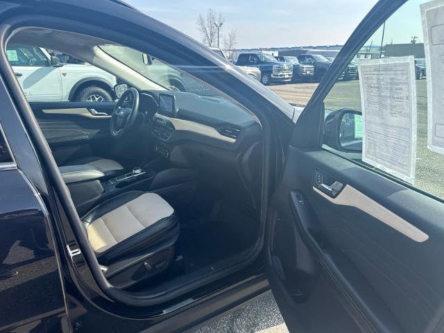 Certified 2022 Ford Escape Titanium w/ Titanium Elite Package AWD/4WD image 8