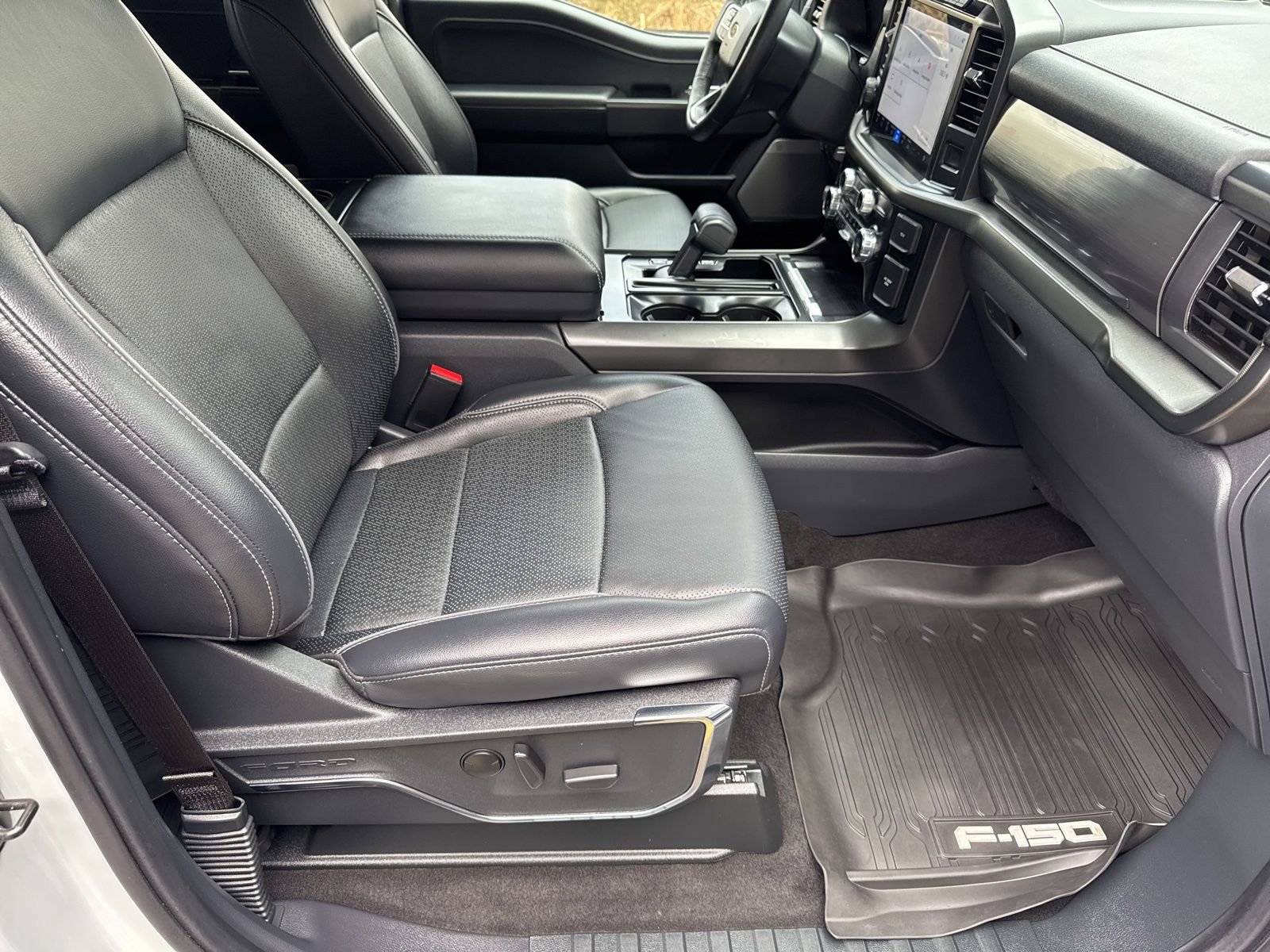 Certified 2024 Ford F150 Lariat w/ FX4 Off-Road Package image 38