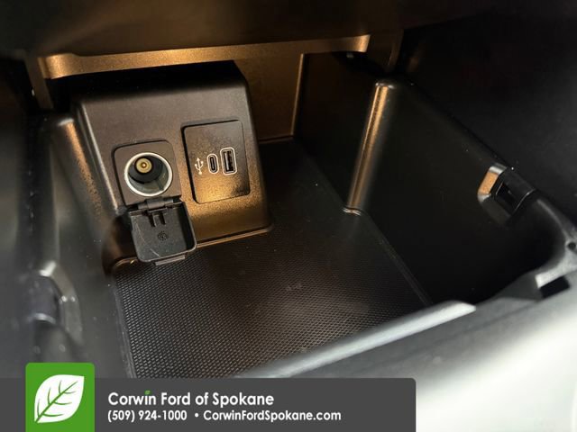 Certified 2025 Ford Explorer ST-Line image 32