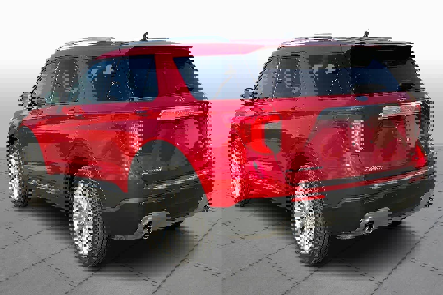 Certified 2022 Ford Explorer Platinum w/ Technology Package image 4