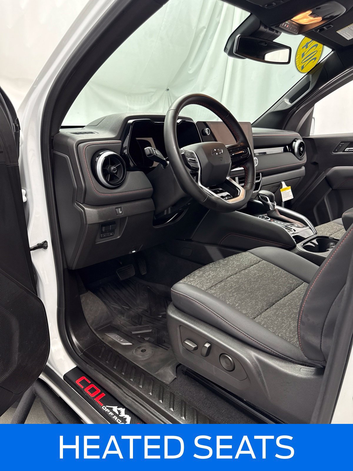 Used 2024 Chevrolet Colorado Z71 w/ Z71 Convenience Package 2 AWD/4WD image 12