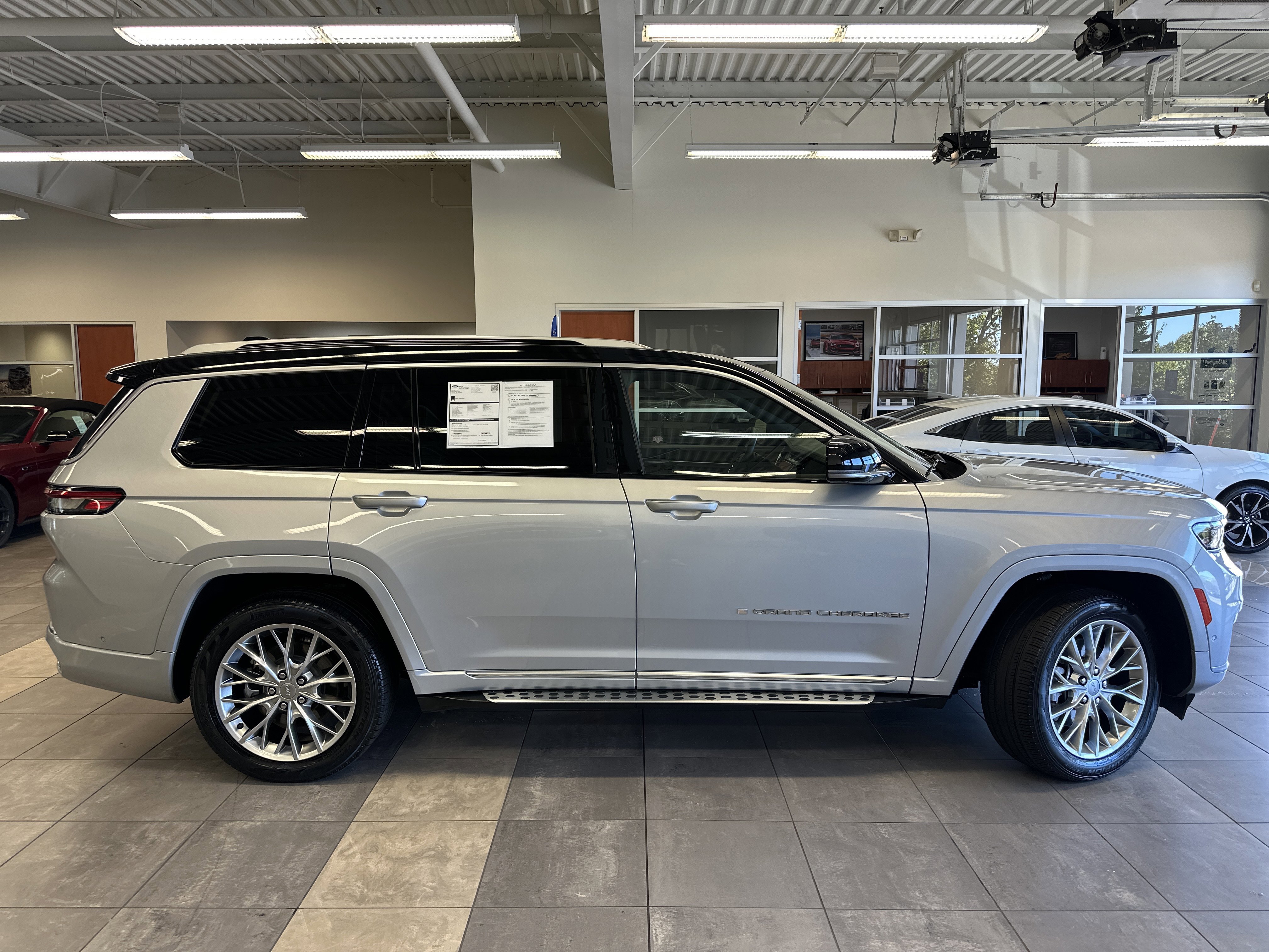 Used 2022 Jeep Grand Cherokee L Summit w/ Advanced Protech Group IV image 6