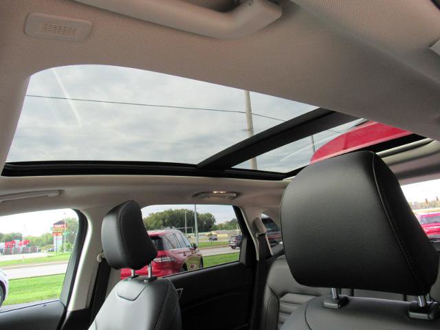 Certified 2024 Ford Edge SEL w/ Convenience Package AWD/4WD image 20