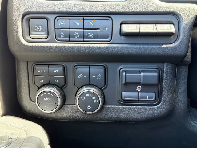 Used 2022 Chevrolet Tahoe High Country AWD/4WD image 19