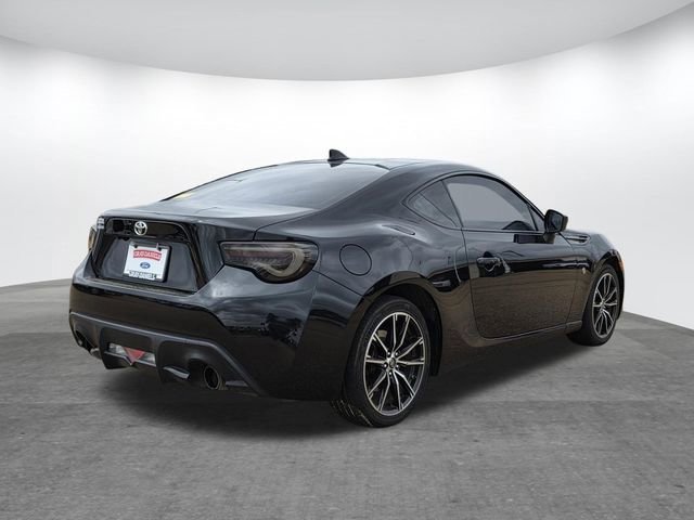 Used 2018 Toyota 86 Base image 4
