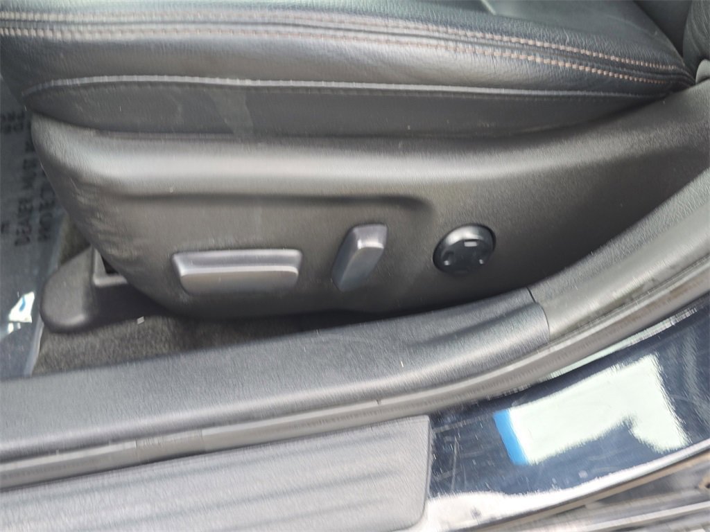 Used 2018 Toyota Avalon XLE image 18