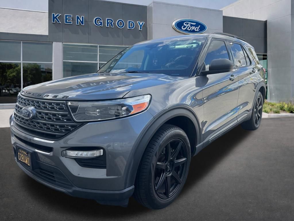 Certified 2021 Ford Explorer XLT w/ Equipment Group 202A image 4