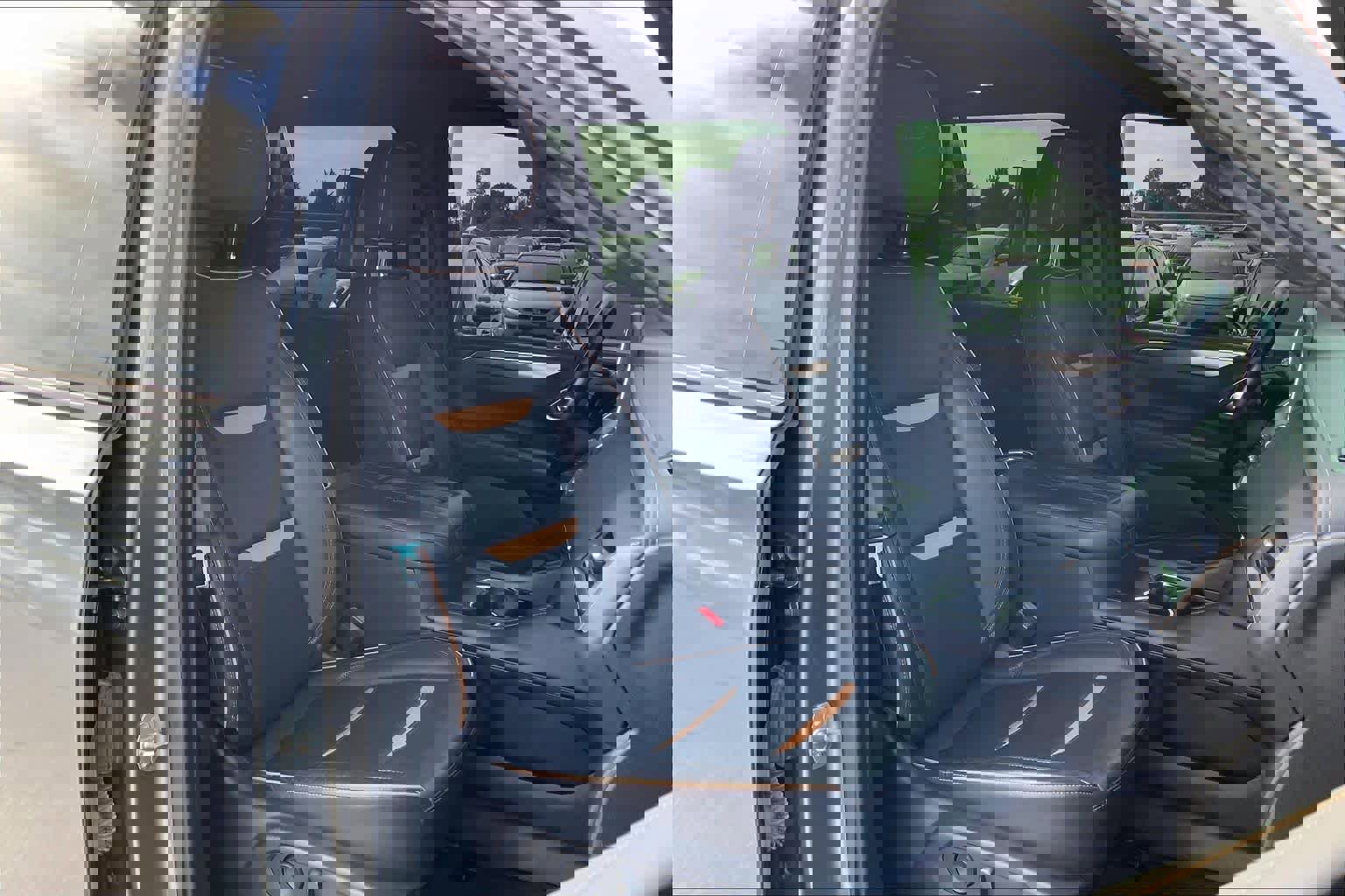 Used 2021 GMC Yukon AT4 w/ AT4 Premium Package image 8