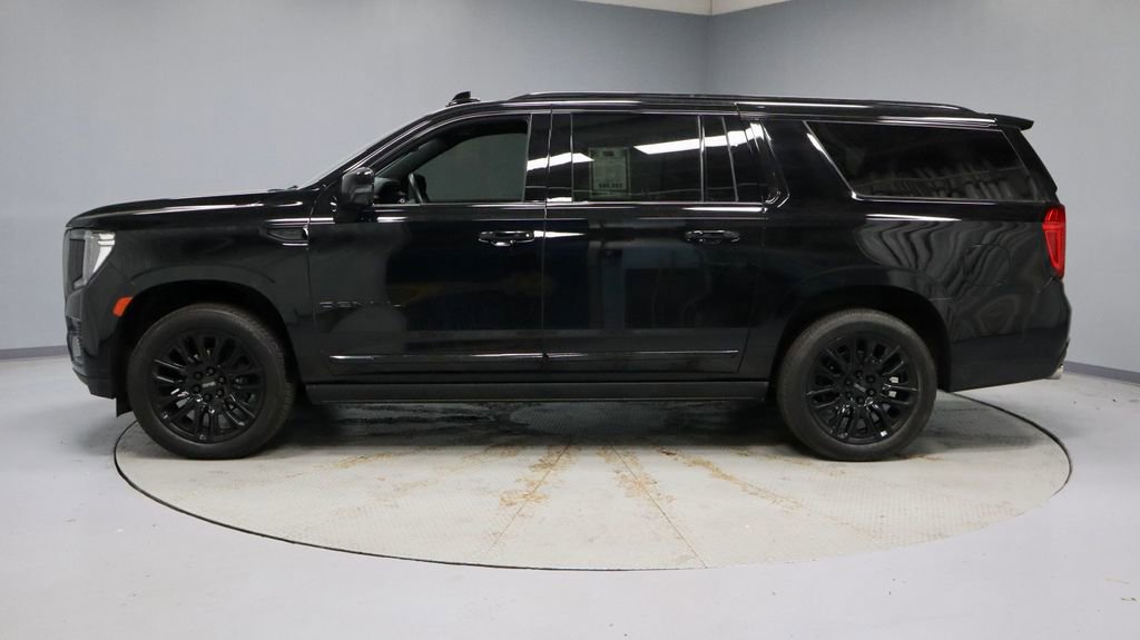 Used 2024 GMC Yukon XL Denali Ultimate AWD/4WD image 9
